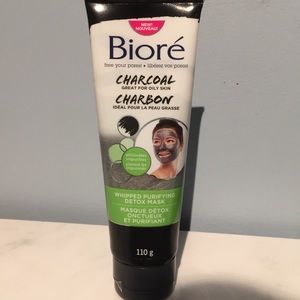 Bioré Charcoal Whipped Purifying Detox Mask